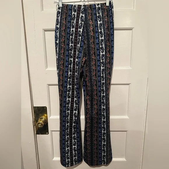 SHEIN tie waist paisley flare legging Size L NWT - Picture 2 of 5